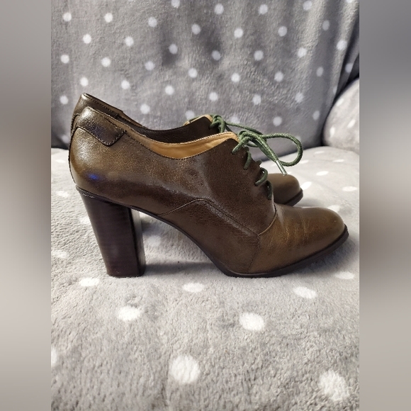 Nine West, size 8.5 heeled boots - Picture 2 of 14